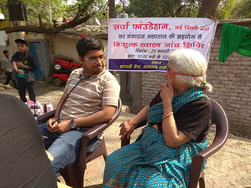 Health Check up and medicine distribution camp at Sangli Mess, Mahatma Jyoti Rao Phule Marg, New Delhi.