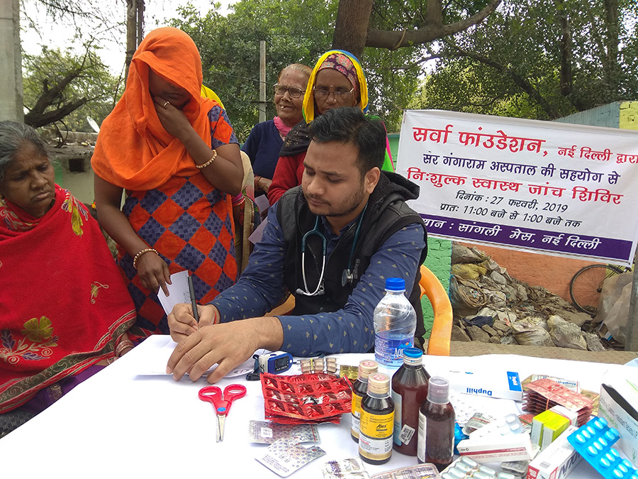 Health Check up and medicine distribution camp at Sangli Mess, New Delhi